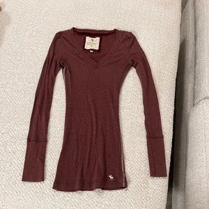Used Abercrombie and Fitch Women’s Ribbed Maroon Long Sleeve Size Medium